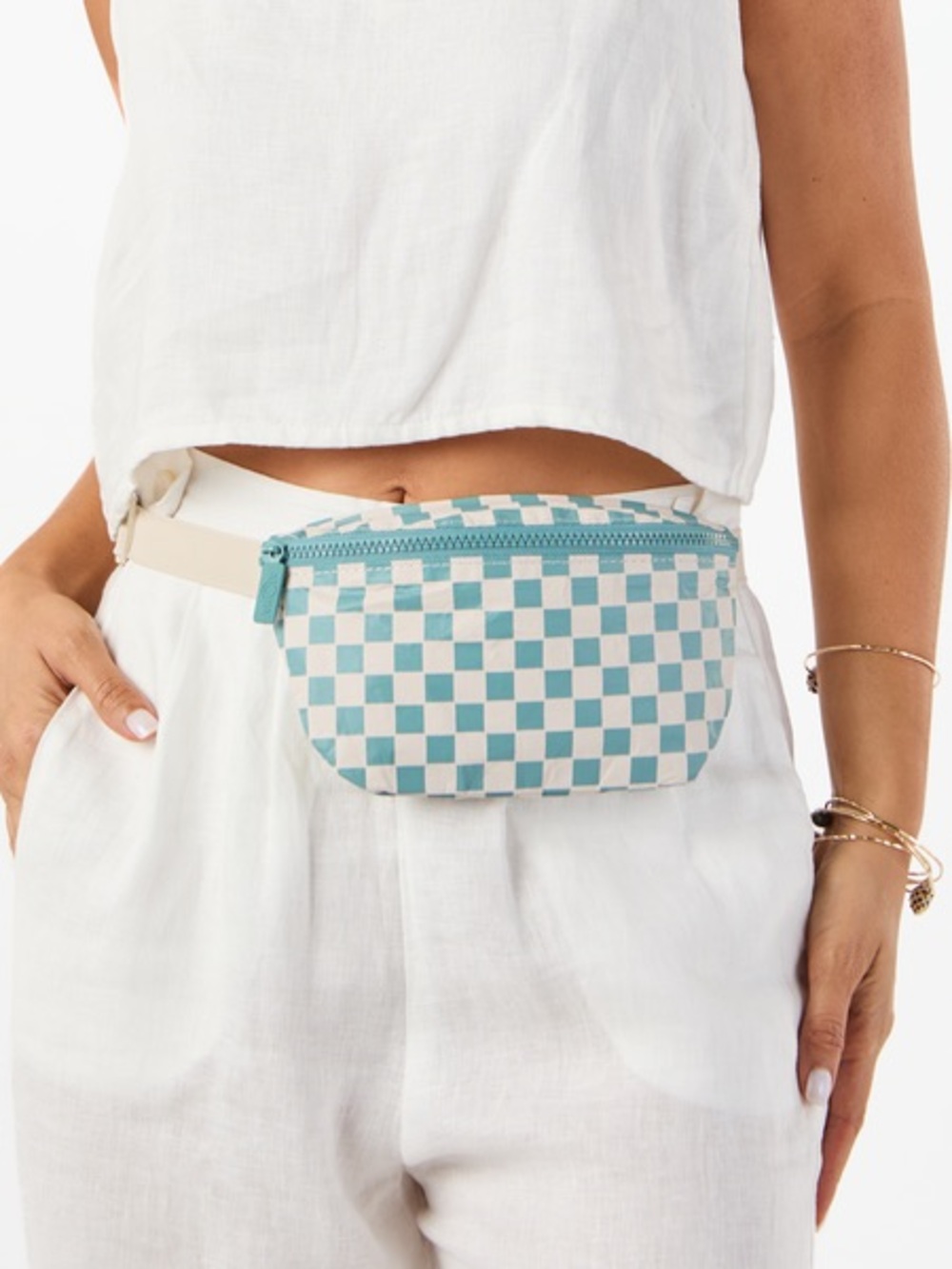 ALOHA COLLECTION MINI HIP PACK / PETITE CHECK / TIDE SANDSTONE